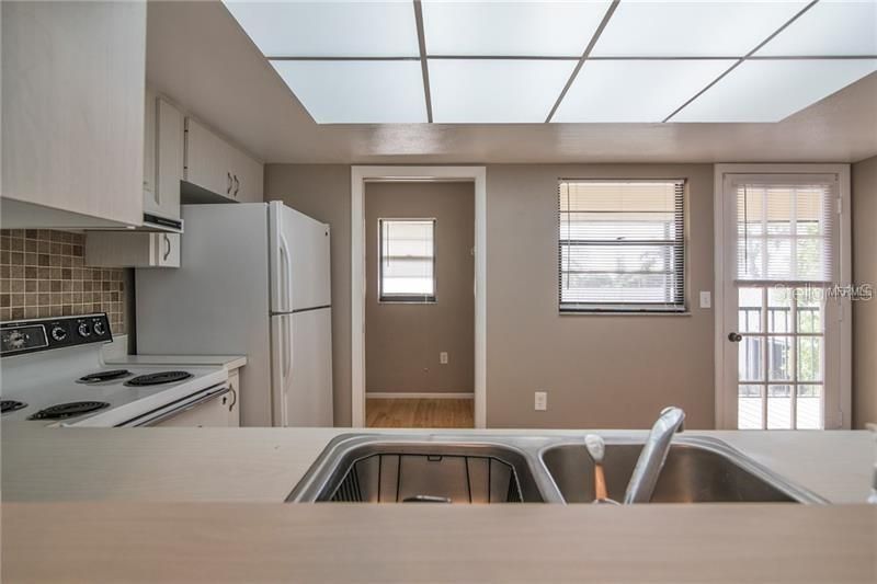 For Rent: $1,700 (2 beds, 2 baths, 981 Square Feet)