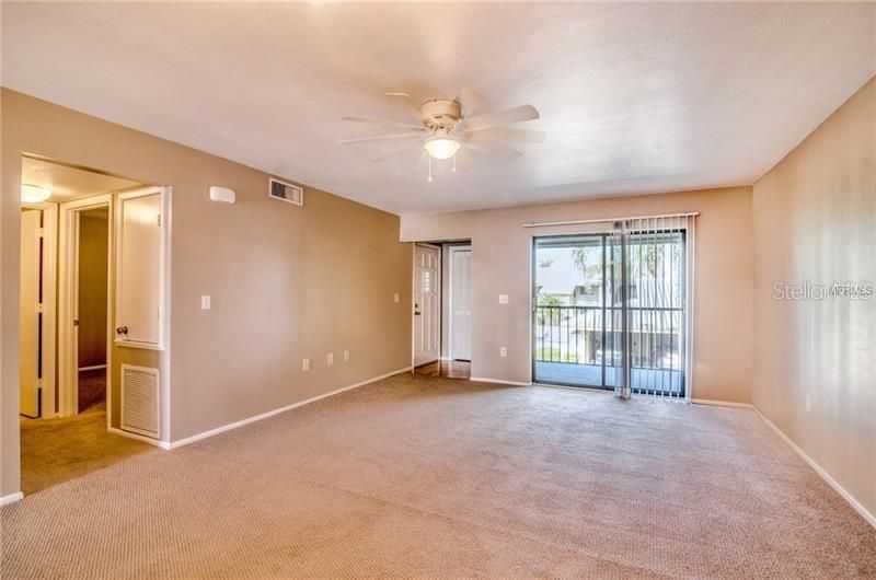 For Rent: $1,700 (2 beds, 2 baths, 981 Square Feet)