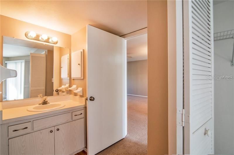 For Rent: $1,700 (2 beds, 2 baths, 981 Square Feet)
