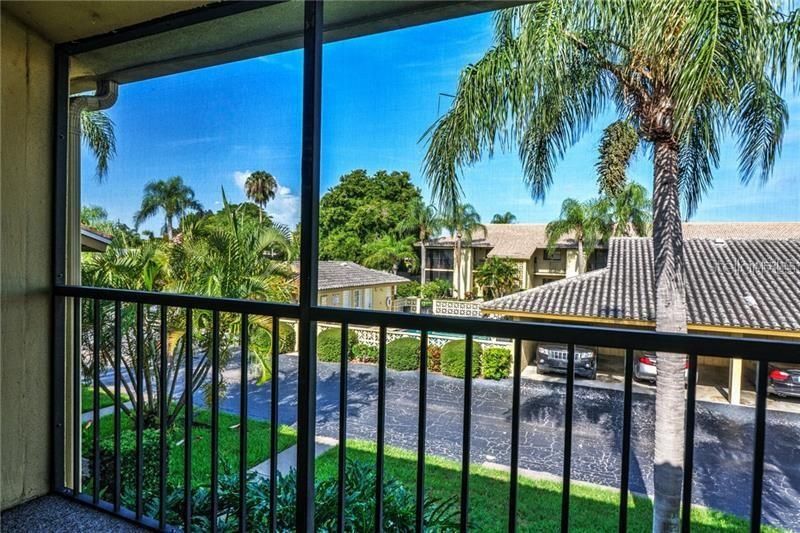 For Rent: $1,700 (2 beds, 2 baths, 981 Square Feet)
