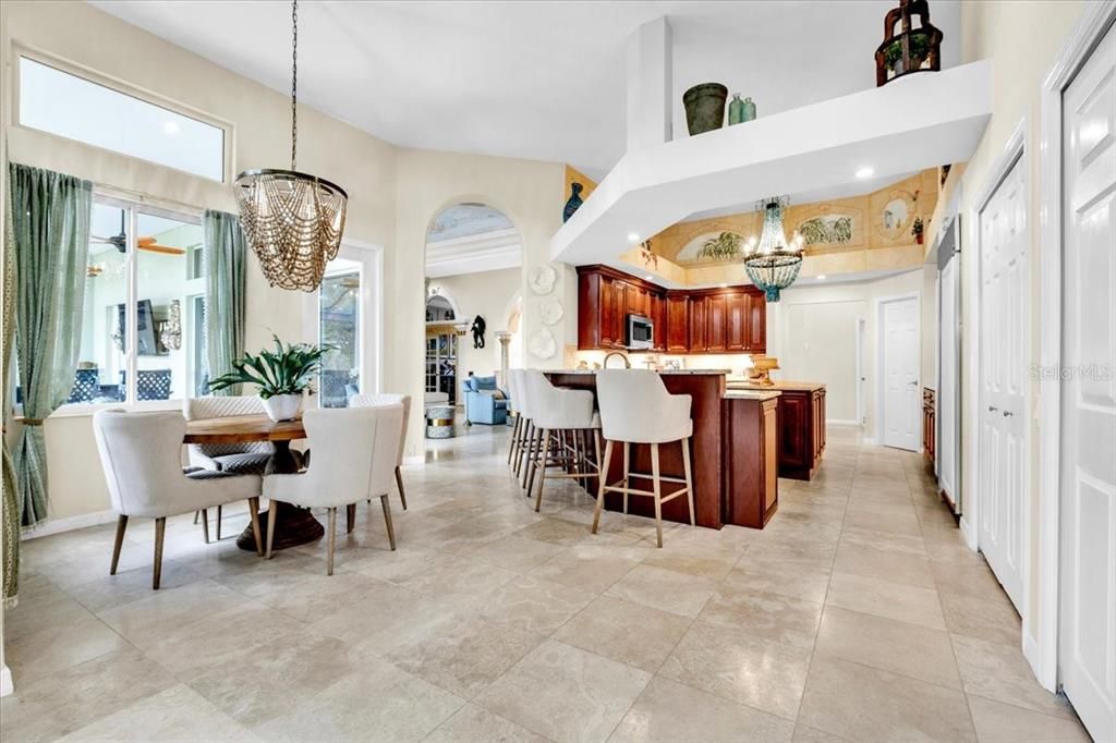 For Sale: $1,850,000 (5 beds, 5 baths, 6597 Square Feet)