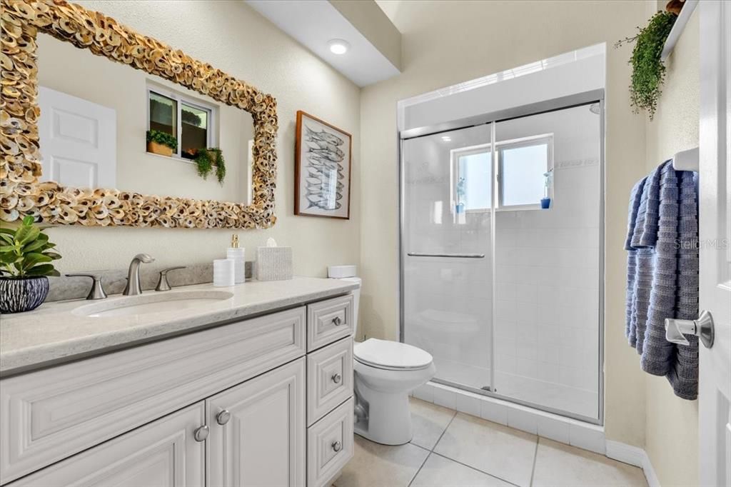 For Sale: $1,850,000 (5 beds, 5 baths, 6597 Square Feet)