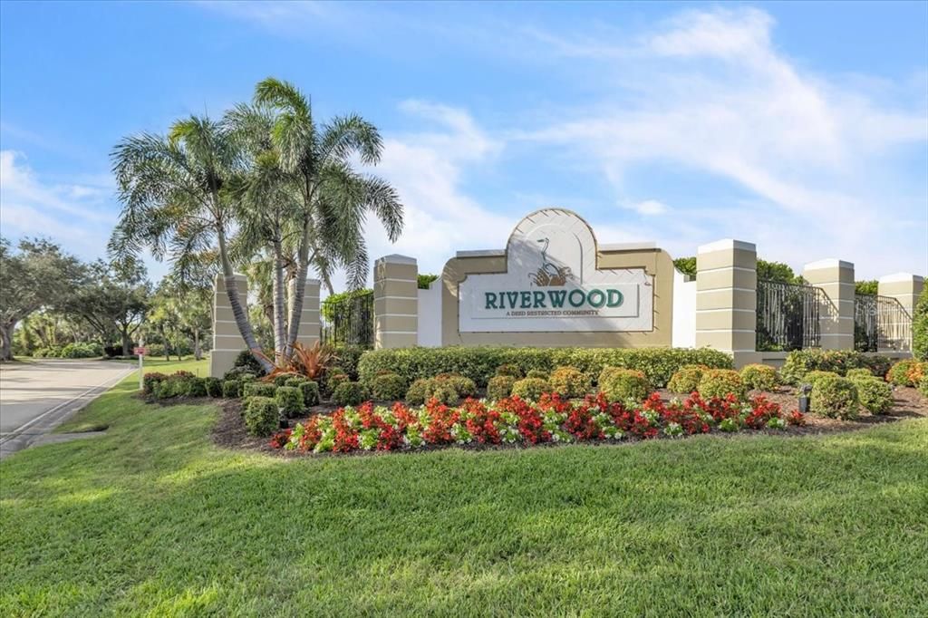 For Sale: $1,850,000 (5 beds, 5 baths, 6597 Square Feet)