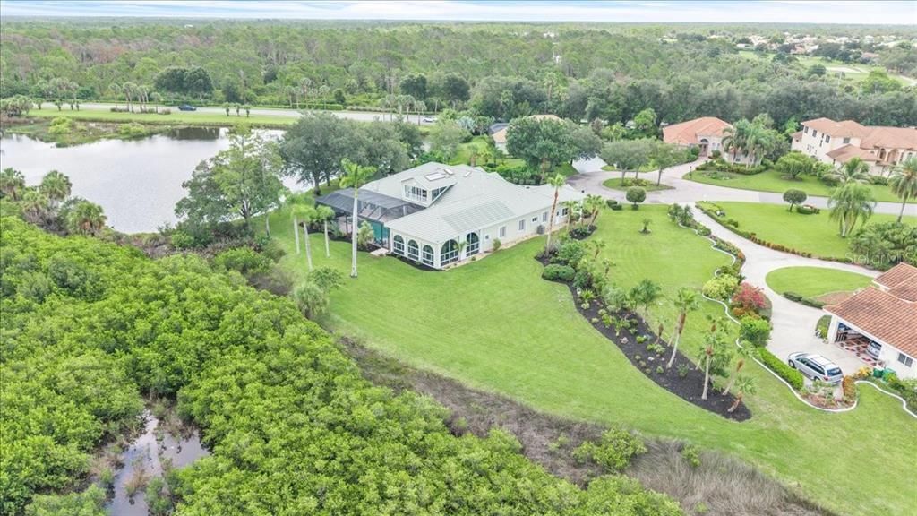 For Sale: $1,850,000 (5 beds, 5 baths, 6597 Square Feet)