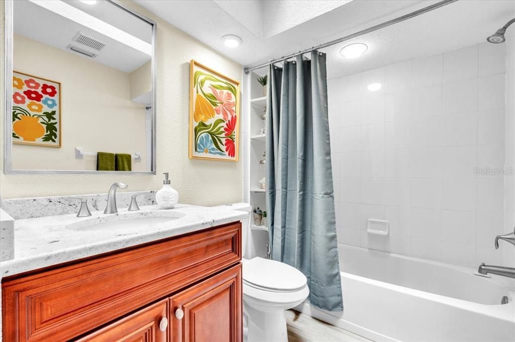 For Sale: $1,850,000 (5 beds, 5 baths, 6597 Square Feet)