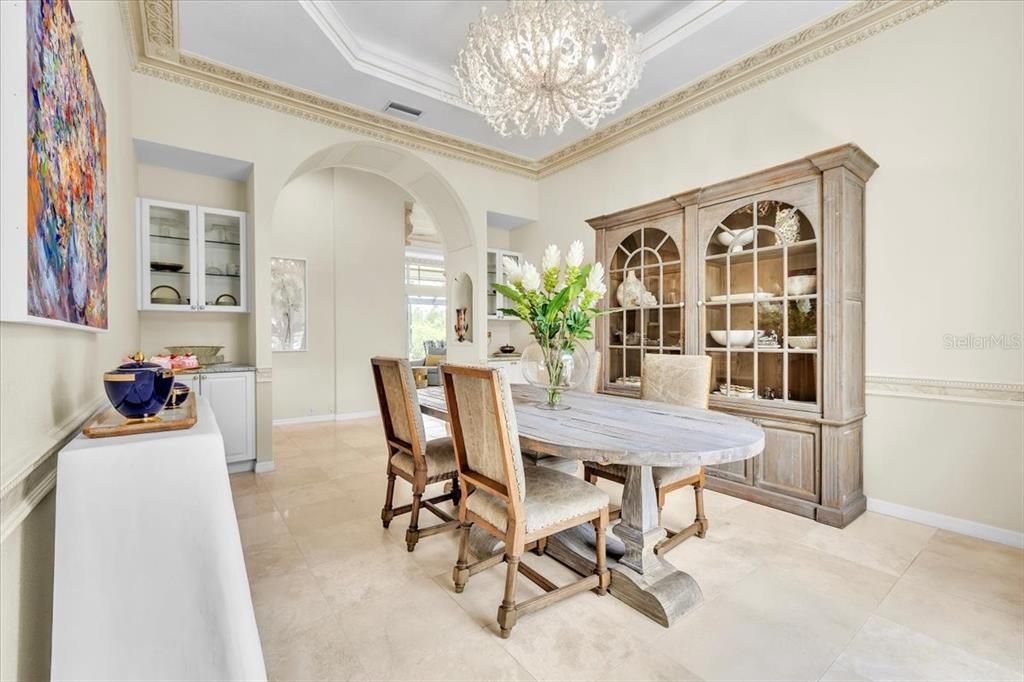 For Sale: $1,850,000 (5 beds, 5 baths, 6597 Square Feet)