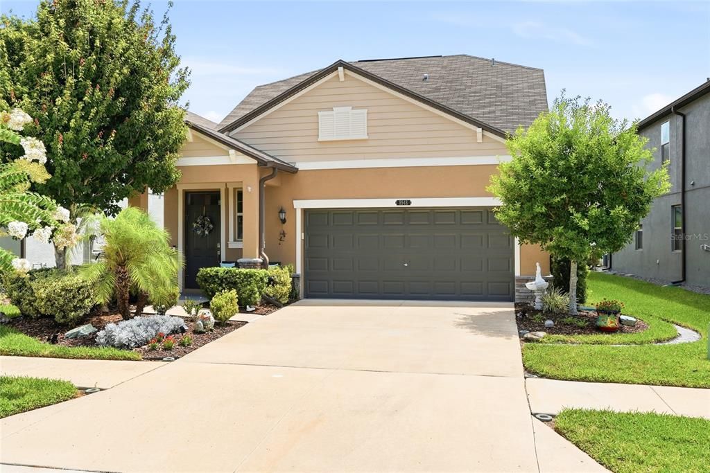 For Sale: $385,000 (3 beds, 2 baths, 1956 Square Feet)