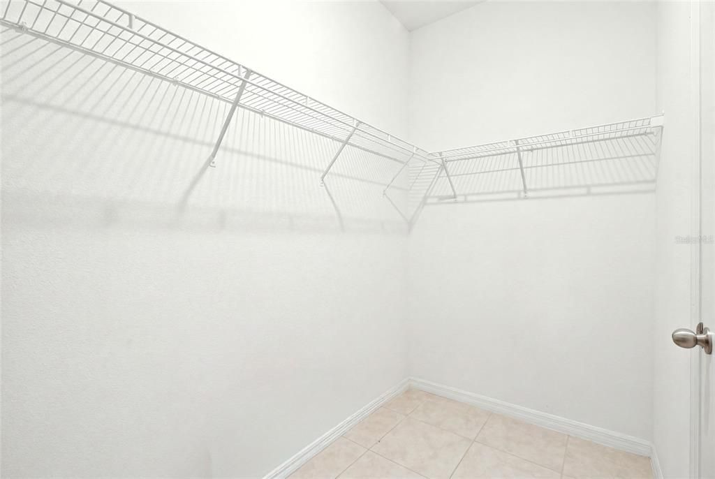 For Sale: $385,000 (3 beds, 2 baths, 1956 Square Feet)