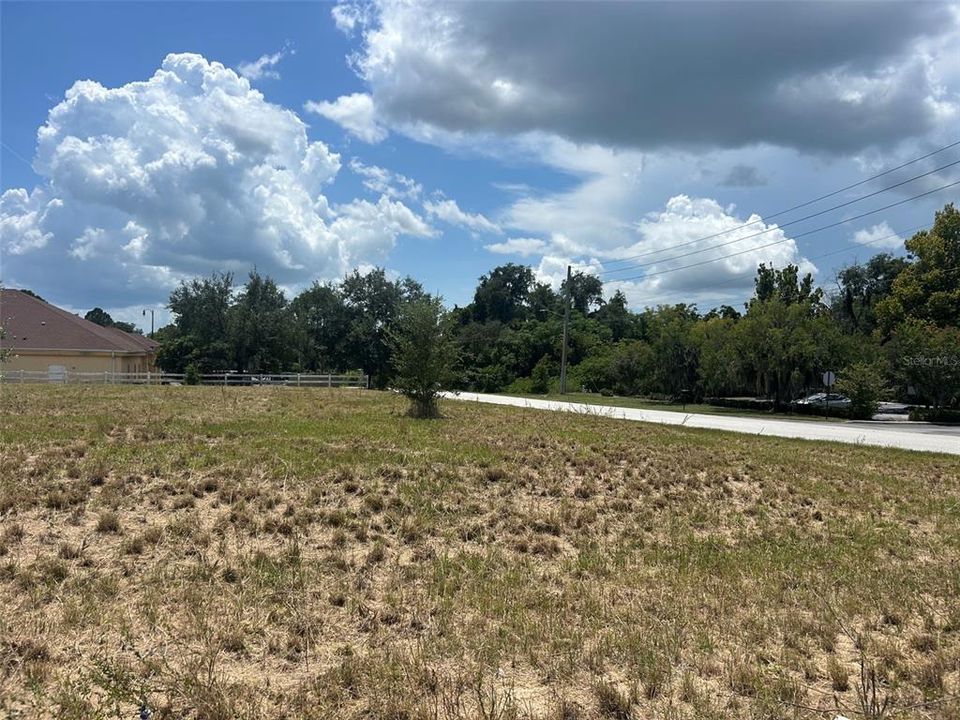 En Venta: $299,900 (0.62 acres)