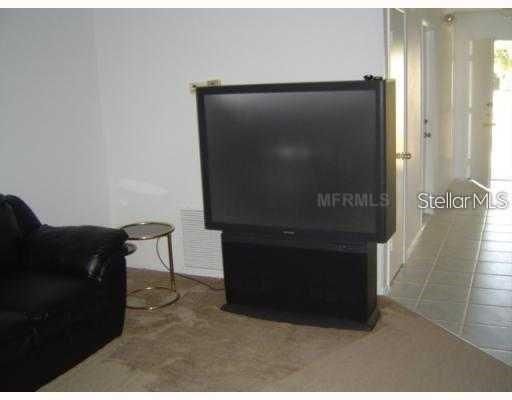В аренду: $2,400 (4 спален, 2 ванн, 1727 Квадратных фут)