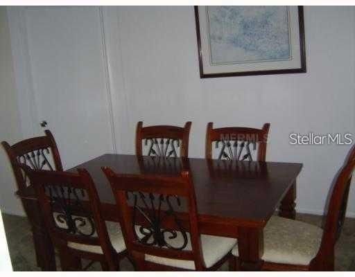 В аренду: $2,400 (4 спален, 2 ванн, 1727 Квадратных фут)