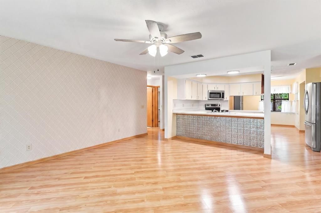En Venta: $325,950 (3 camas, 2 baños, 1929 Pies cuadrados)