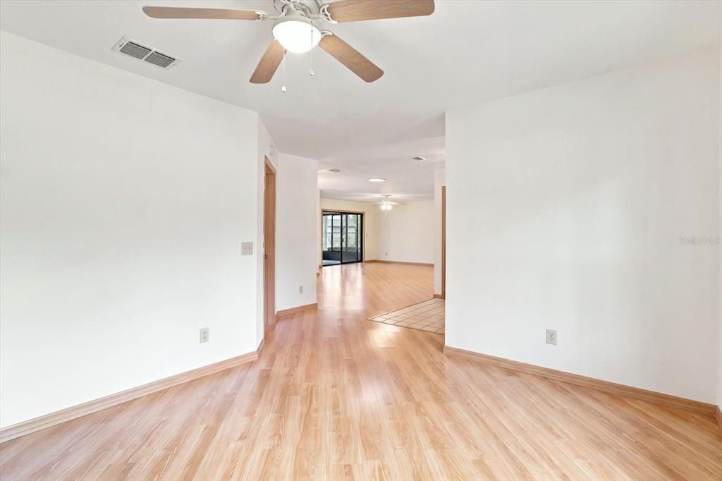 En Venta: $325,950 (3 camas, 2 baños, 1929 Pies cuadrados)