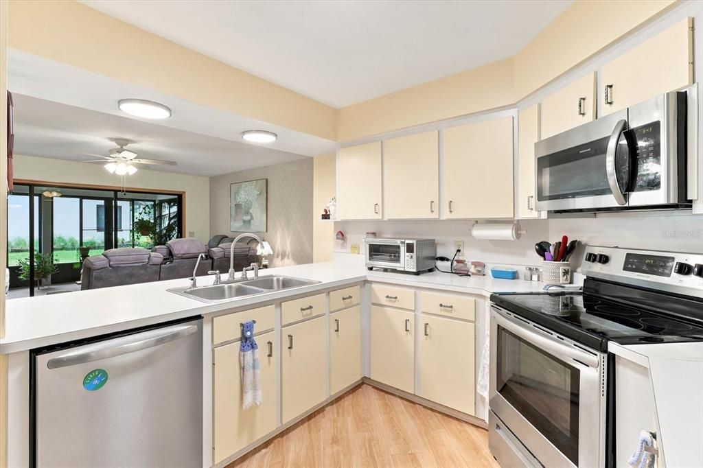 En Venta: $325,950 (3 camas, 2 baños, 1929 Pies cuadrados)