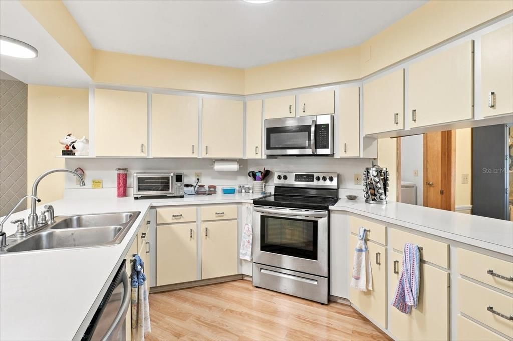 En Venta: $325,950 (3 camas, 2 baños, 1929 Pies cuadrados)