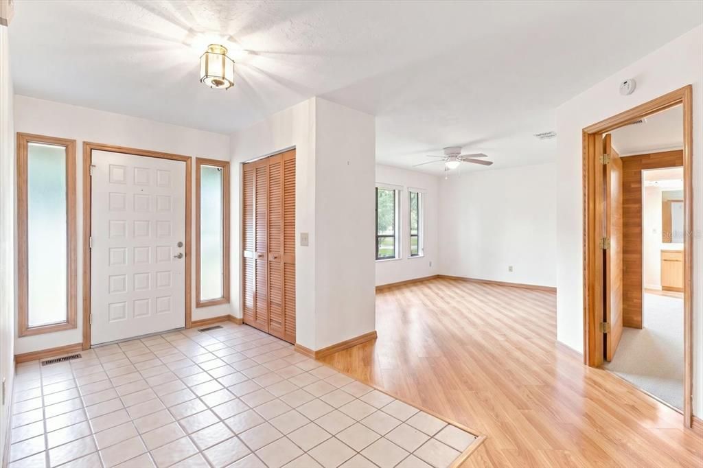 En Venta: $325,950 (3 camas, 2 baños, 1929 Pies cuadrados)