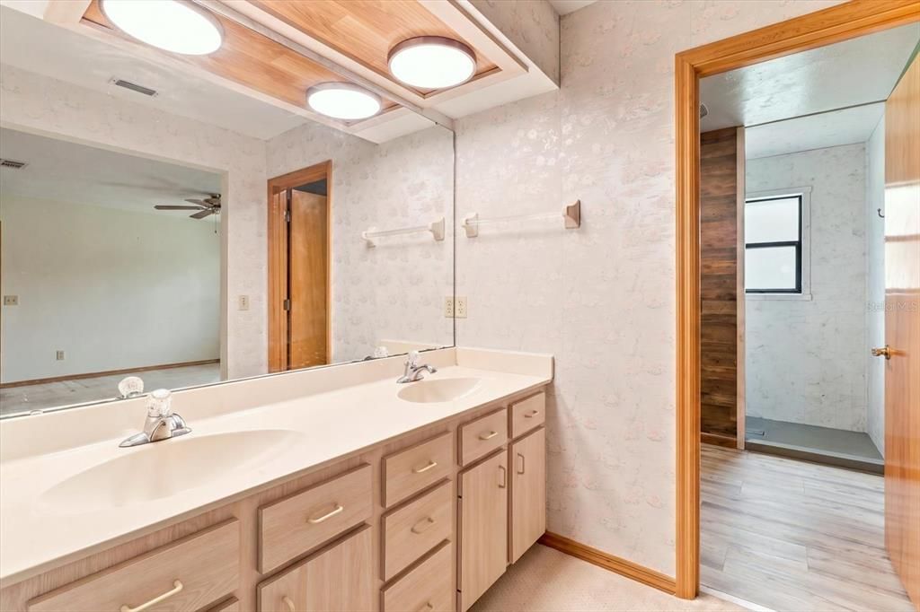 En Venta: $325,950 (3 camas, 2 baños, 1929 Pies cuadrados)