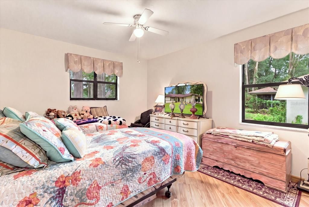 En Venta: $325,950 (3 camas, 2 baños, 1929 Pies cuadrados)