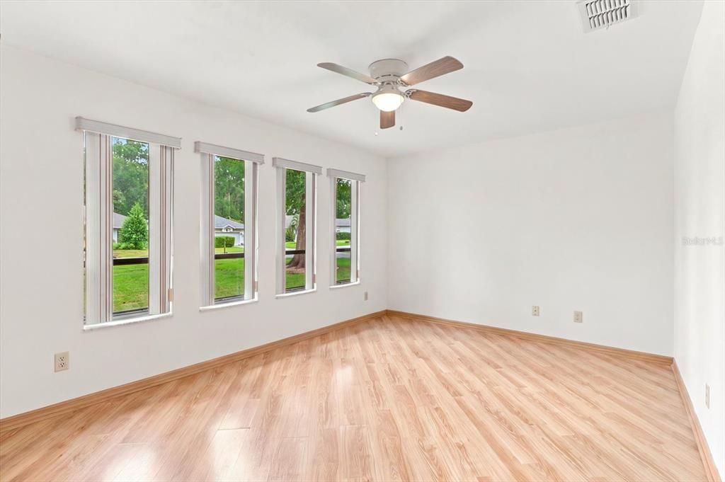 En Venta: $325,950 (3 camas, 2 baños, 1929 Pies cuadrados)