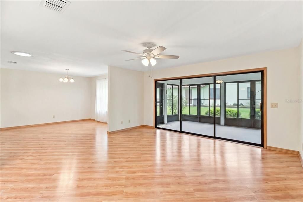 En Venta: $325,950 (3 camas, 2 baños, 1929 Pies cuadrados)
