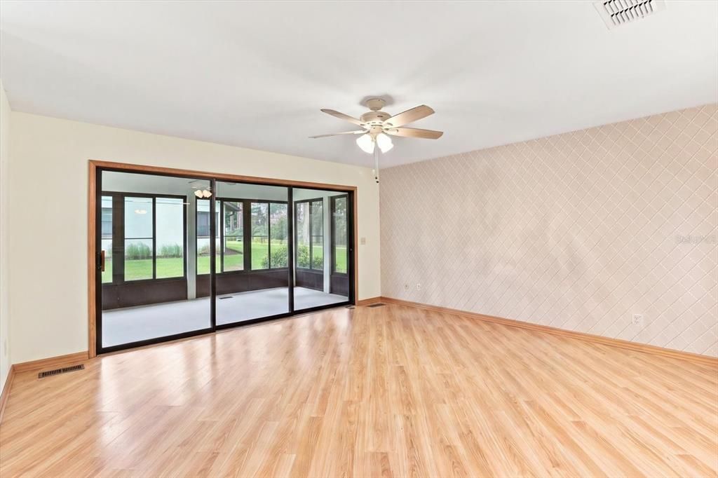 En Venta: $325,950 (3 camas, 2 baños, 1929 Pies cuadrados)