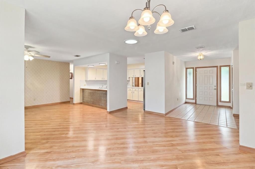 En Venta: $325,950 (3 camas, 2 baños, 1929 Pies cuadrados)