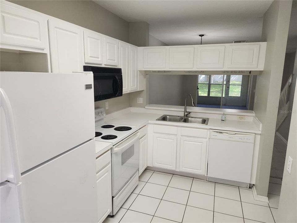 For Rent: $1,800 (2 beds, 2 baths, 1184 Square Feet)
