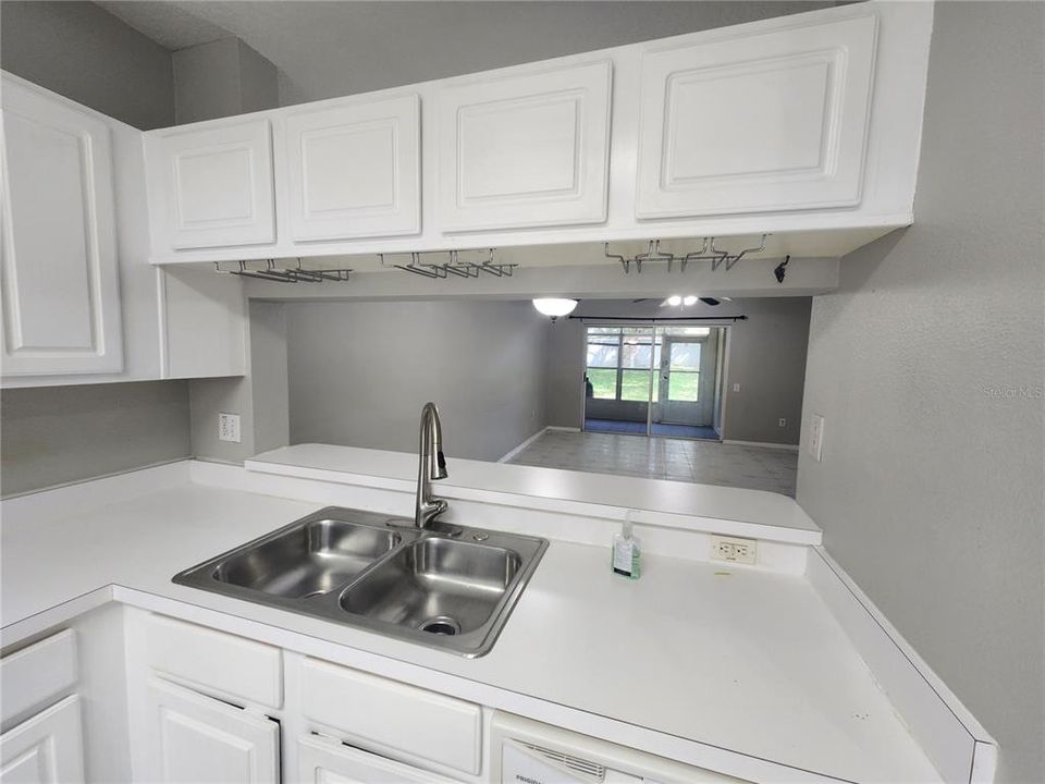 For Rent: $1,800 (2 beds, 2 baths, 1184 Square Feet)