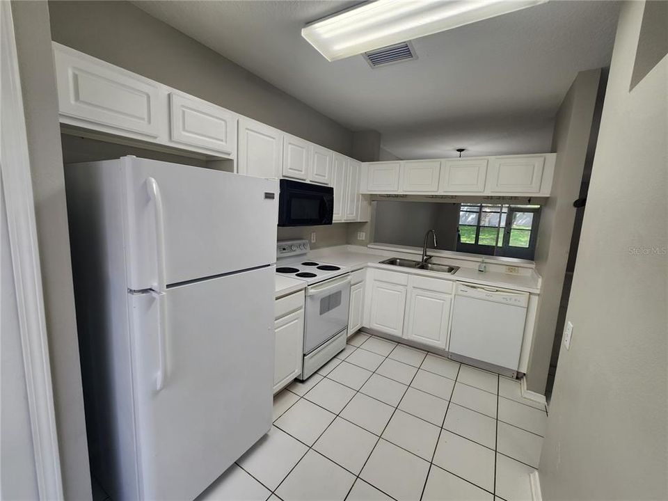 For Rent: $1,800 (2 beds, 2 baths, 1184 Square Feet)