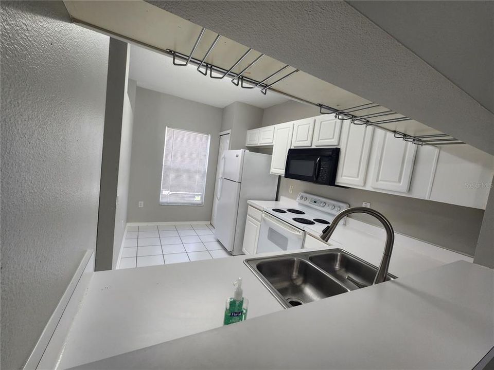 For Rent: $1,800 (2 beds, 2 baths, 1184 Square Feet)