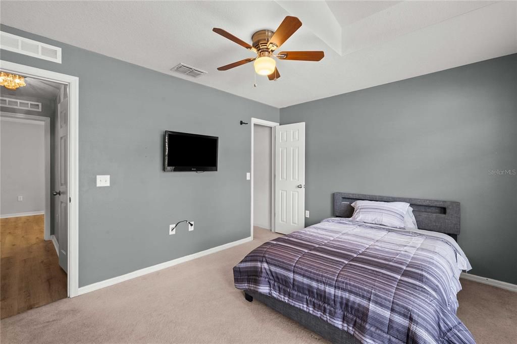 For Sale: $315,000 (4 beds, 2 baths, 1874 Square Feet)