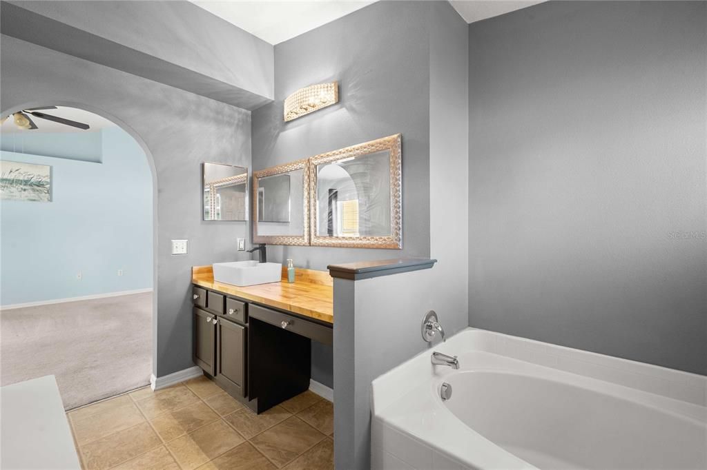 For Sale: $315,000 (4 beds, 2 baths, 1874 Square Feet)