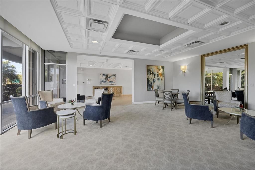 For Rent: $2,300 (1 beds, 1 baths, 718 Square Feet)