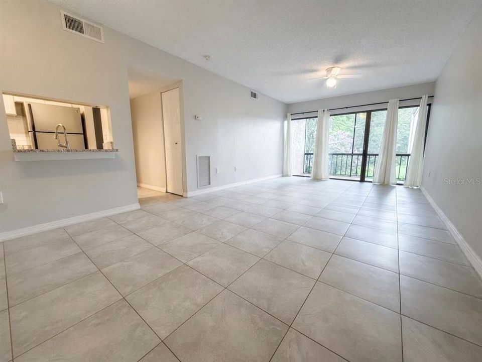 For Rent: $1,225 (1 beds, 1 baths, 655 Square Feet)