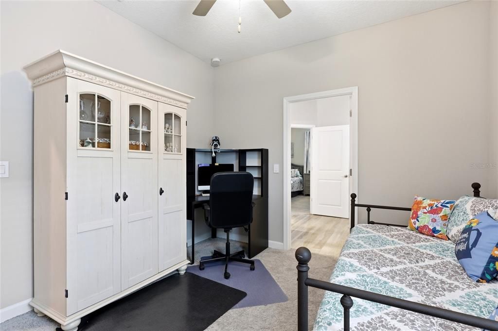 Active With Contract: $395,000 (3 beds, 2 baths, 2136 Square Feet)