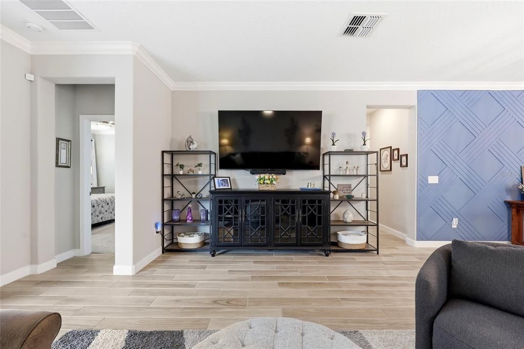 Active With Contract: $395,000 (3 beds, 2 baths, 2136 Square Feet)