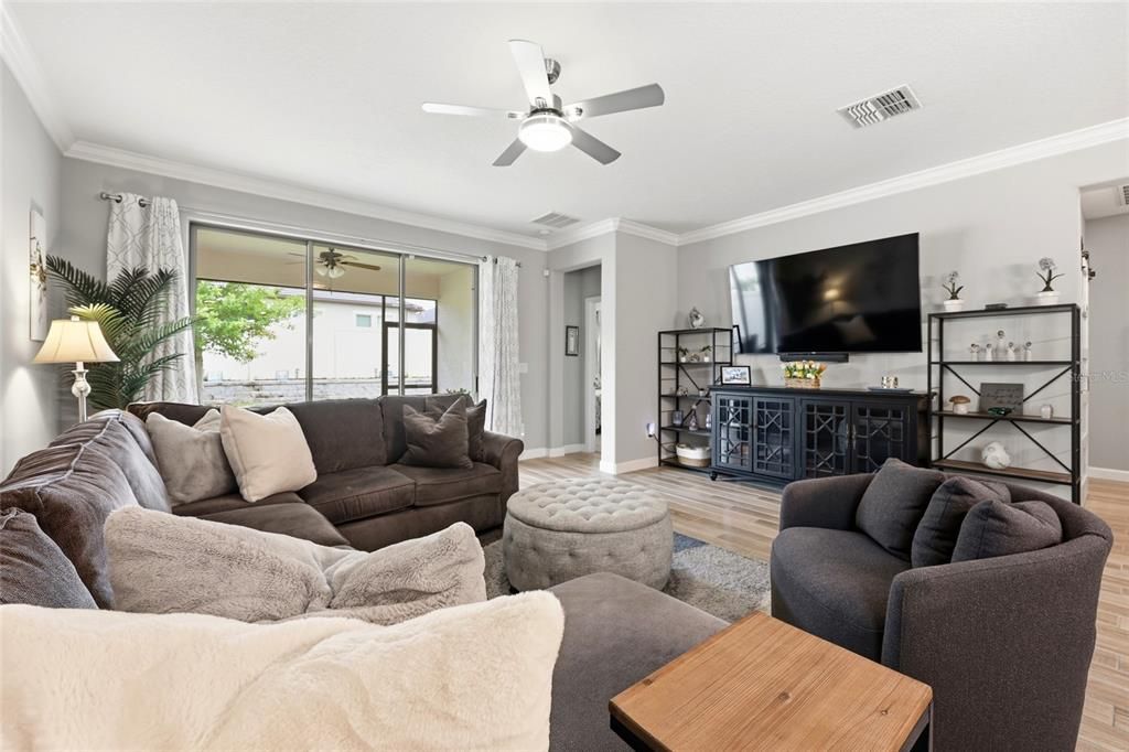 Active With Contract: $395,000 (3 beds, 2 baths, 2136 Square Feet)