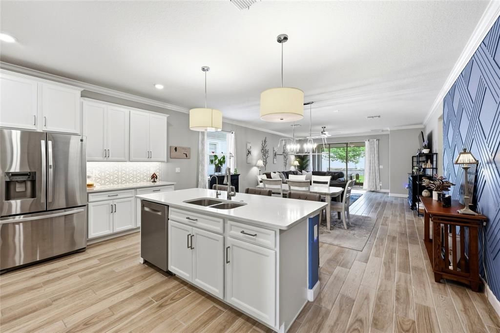 Active With Contract: $395,000 (3 beds, 2 baths, 2136 Square Feet)