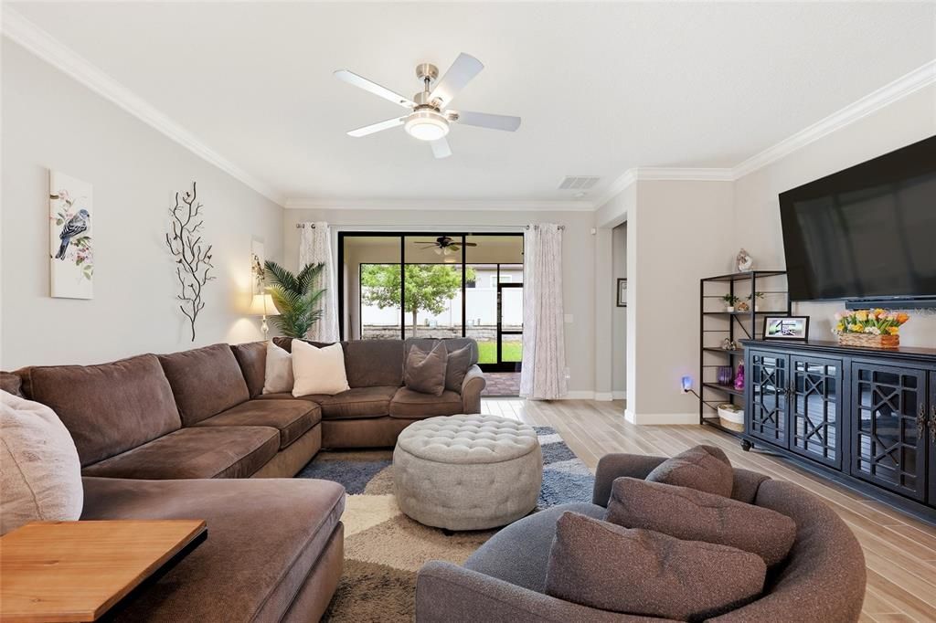 Active With Contract: $395,000 (3 beds, 2 baths, 2136 Square Feet)