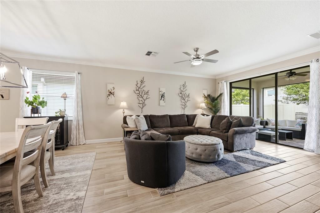 Active With Contract: $395,000 (3 beds, 2 baths, 2136 Square Feet)