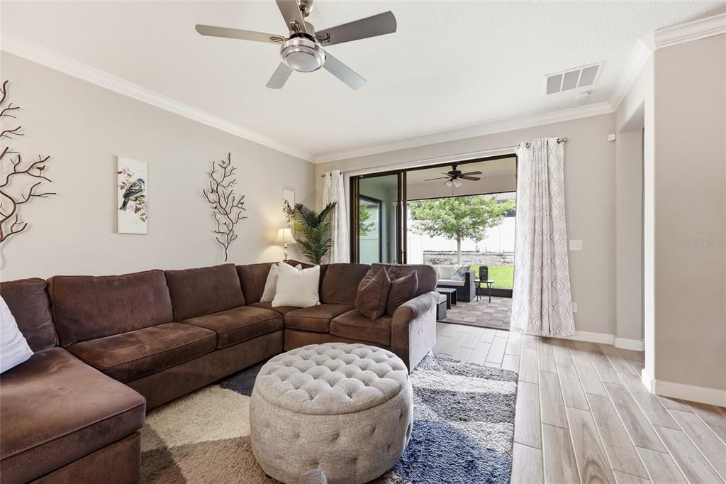 Active With Contract: $395,000 (3 beds, 2 baths, 2136 Square Feet)