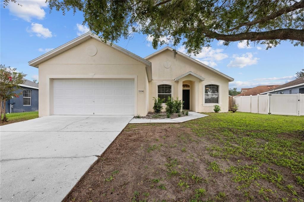 For Sale: $305,000 (4 beds, 2 baths, 1303 Square Feet)