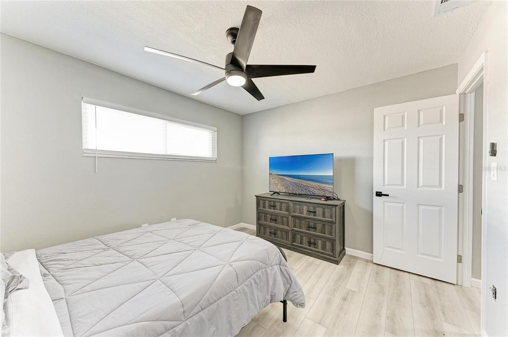For Sale: $179,000 (2 beds, 2 baths, 812 Square Feet)