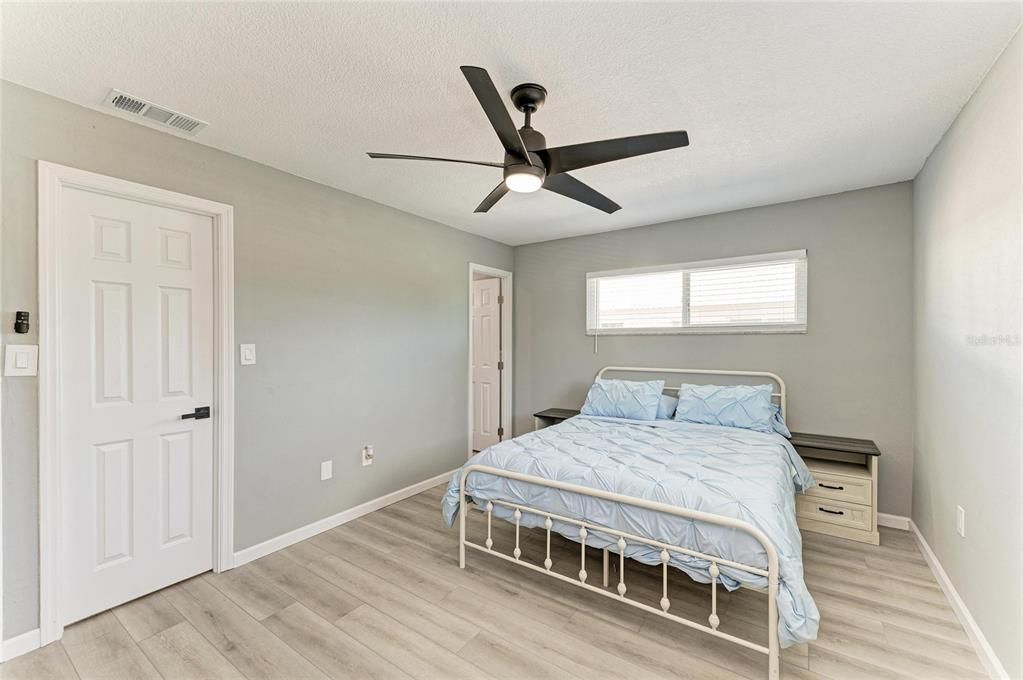 For Sale: $179,000 (2 beds, 2 baths, 812 Square Feet)