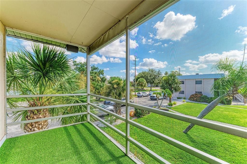 For Sale: $179,000 (2 beds, 2 baths, 812 Square Feet)