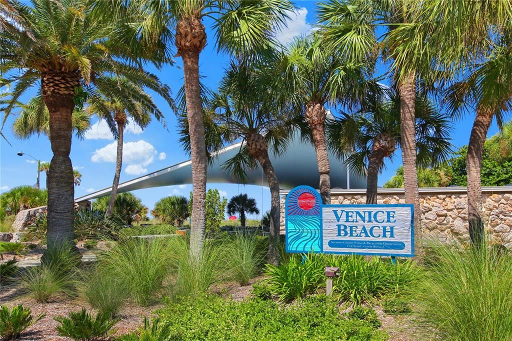For Sale: $179,000 (2 beds, 2 baths, 812 Square Feet)