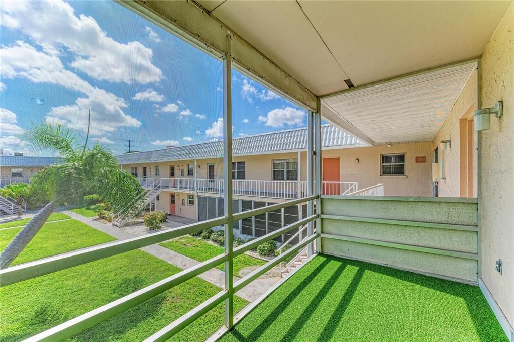 For Sale: $179,000 (2 beds, 2 baths, 812 Square Feet)