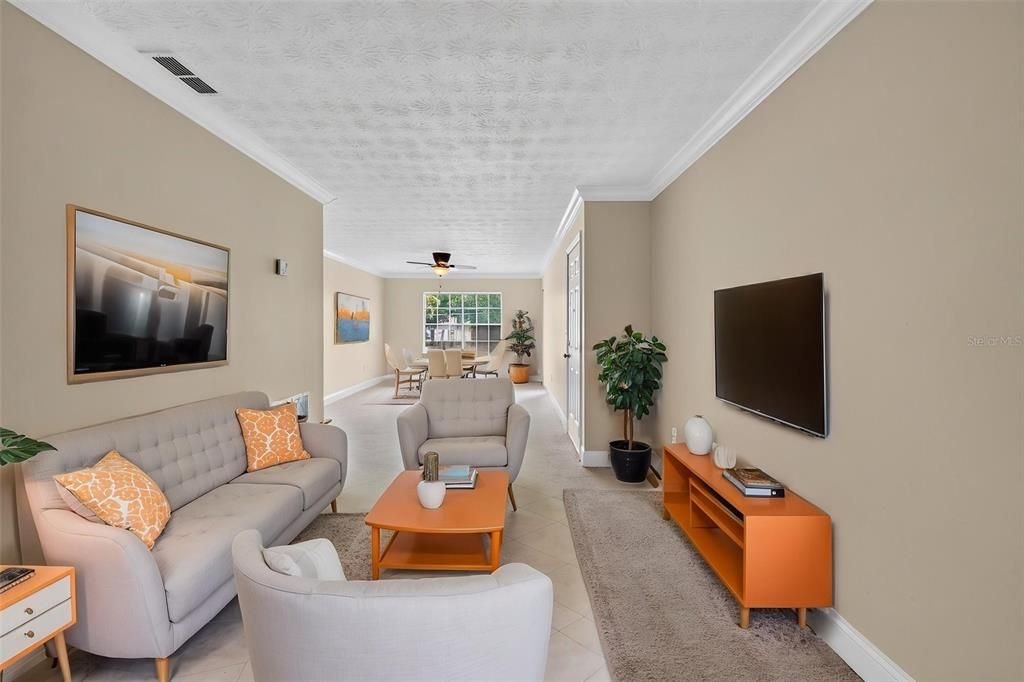 For Rent: $1,600 (2 beds, 2 baths, 994 Square Feet)