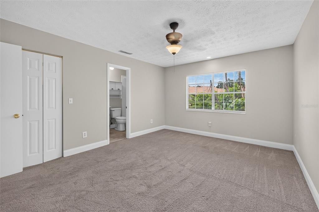 For Rent: $1,600 (2 beds, 2 baths, 994 Square Feet)