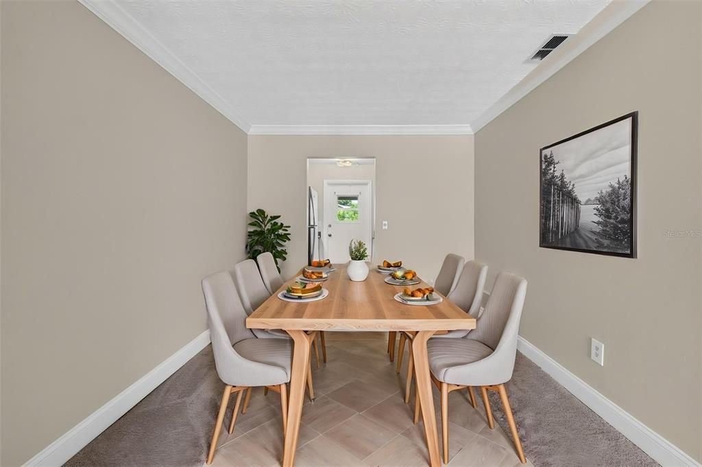 For Rent: $1,600 (2 beds, 2 baths, 994 Square Feet)